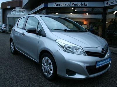 Gebraucht Toyota Yaris Cool 69 PS (50 kW) 2012 Ultra silver Kleinwagen