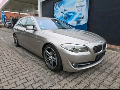 Braun Gebraucht 2012 BMW 520 Kombi | 8.500 € (Teuer)