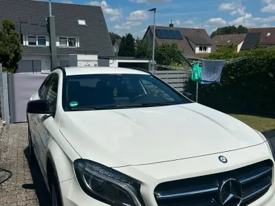 Gebraucht Mercedes GLA180 122 PS (89 kW) 2017 Weiß SUV