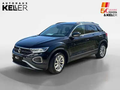 Gebraucht VW T-Roc Life 110 PS (80 kW) 2023 Deep black perleffekt SUV