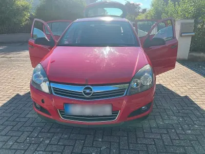 Gebraucht Opel Astra Eco 105 PS (77 kW) 2009 Rot Limousine