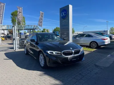 Usata BMW 318 Sport Line 150 CV (110 kW) 2023 Nero Station wagon