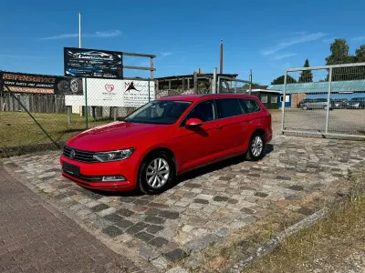 Gebraucht VW Passat 150 PS (110 kW) 2018 Rot Kombi