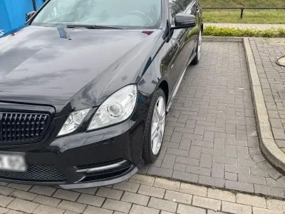 Gebraucht Mercedes E500 AMG line 408 PS (300 kW) 2012 Schwarz Limousine