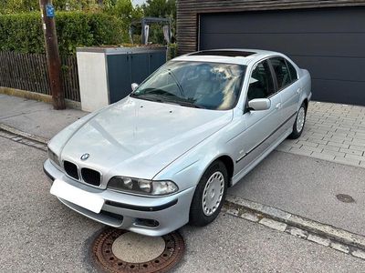 BMW 523