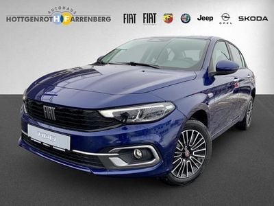 Neu Fiat Tipo Urban 131 PS (96 kW) 2026 Blau Limousine