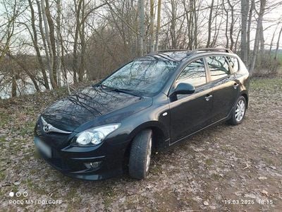 Gebraucht Hyundai i30 Comfort 116 PS (85 kW) 2010 Schwarz Kombi
