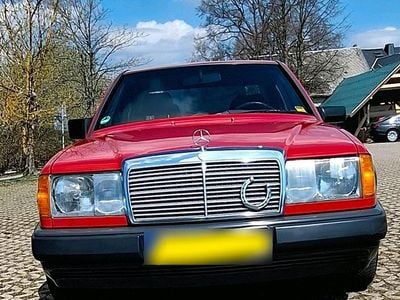 Gebraucht Mercedes E300 180 PS (132 kW) 1987 Rot Limousine