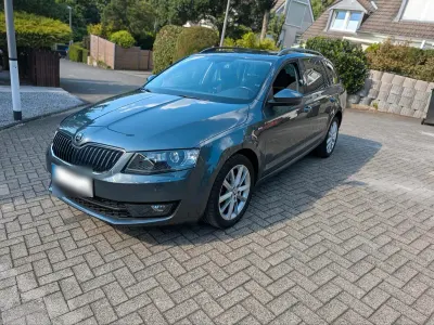 Gebraucht Skoda Octavia Joy 150 PS (110 kW) 2016 Grau Kombi