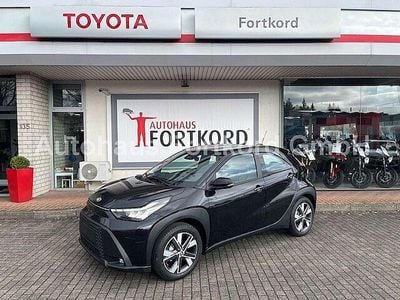 Neu Toyota Aygo X Comfort 116 PS (85 kW) 2026 Schwarz metallic SUV