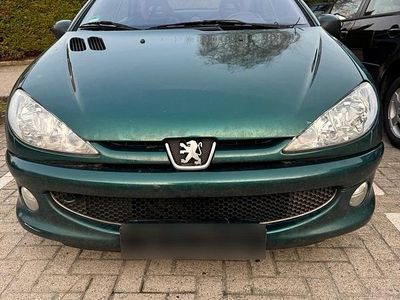 Gebraucht Peugeot 206 60 PS (44 kW) 2024 Grün Cabrio