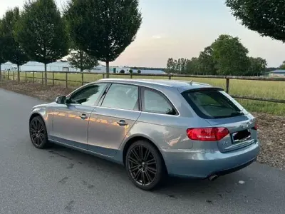 Gebraucht Audi A4 Ambiente 239 PS (175 kW) 2009 Blau Kombi
