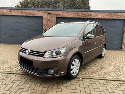 Braun Gebraucht 2012 VW Touran Highline Van / Kleinbus | 11.300 € (Etwas zu teuer)