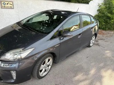 Gebraucht Toyota Prius 132 PS (97 kW) 2012 Grau Limousine