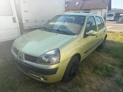Usata Renault Clio II 75 CV (55 kW) 2003 Verde Utilitaria