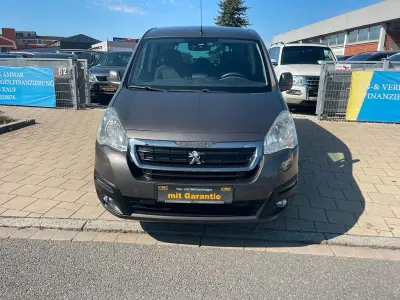 Gebraucht Peugeot Partner Tepee Active 110 PS (80 kW) 2017 Grau Van / Kleinbus
