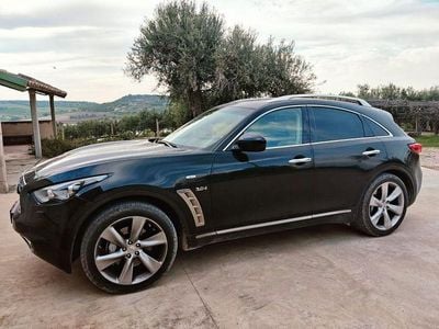 Infiniti QX70