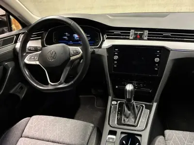Second-hand VW Passat 200 CP (147 kW) 2023 Negru Break