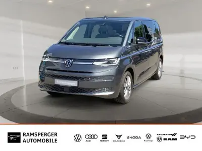 Gebraucht VW T7 Style 150 PS (110 kW) 2025 Grau Van