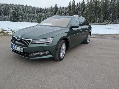 Gebraucht Skoda Superb 190 PS (139 kW) 2019 Grün Limousine
