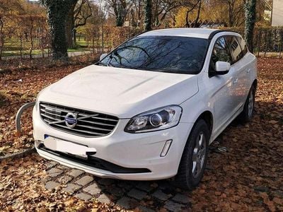Weiß Gebraucht 2016 Volvo XC60 Momentum SUV | 16.800 € (Fairer Preis)