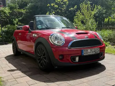Gebraucht Mini Cooper S Cabriolet 184 PS (135 kW) 2011 Rot Cabrio