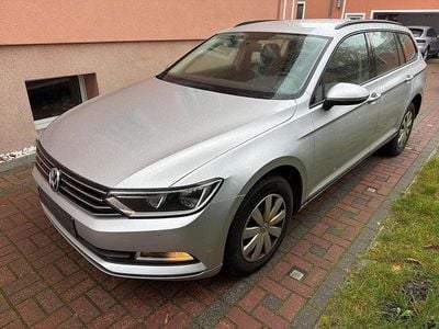 Gebraucht VW Passat Trendline 190 PS (139 kW) 2018 Silber Kombi