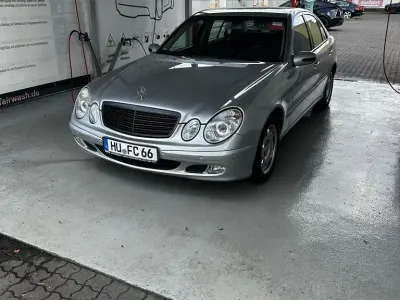 Gebraucht Mercedes 220 150 PS (110 kW) 2002 Silber Limousine