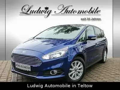 Gebraucht Ford S-MAX Titanium 239 PS (175 kW) 2017 Blau Van / Kleinbus