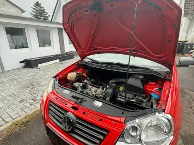 Gebraucht VW Polo 64 PS (47 kW) 2005 Rot Kleinwagen