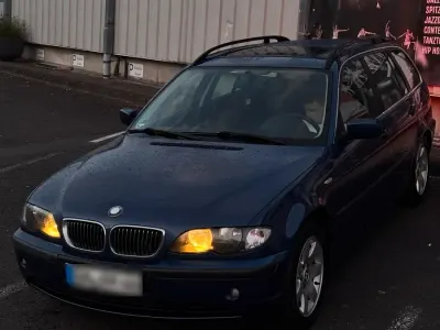 Gebraucht BMW 320 170 PS (125 kW) 2002 Blau Kombi