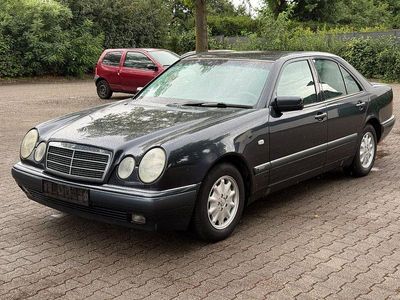 Mercedes E200
