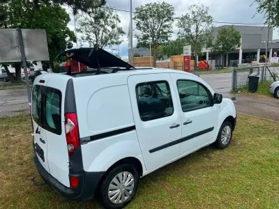 Gebraucht Renault Kangoo Rapid Extra 86 PS (63 kW) 2011 Weiß Van / Kleinbus