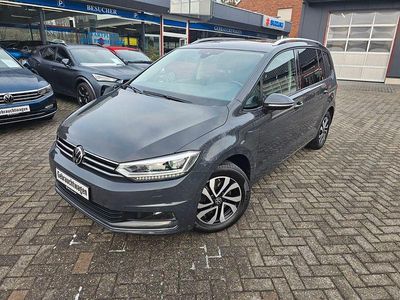 Grau Gebraucht 2021 VW Touran Active Van / Kleinbus | 27.890 € (Etwas zu teuer)