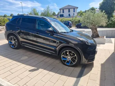 Gebraucht Lynk & Co 01
