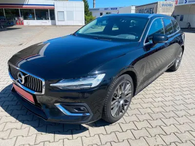Gebraucht Volvo V60 Inscription 190 PS (139 kW) 2019 Schwarz Kombi