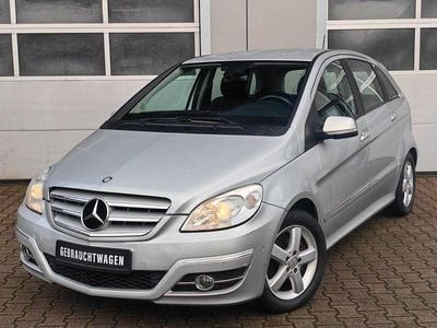 Gebraucht Mercedes B200 140 PS (102 kW) 2011 Silber Van / Kleinbus