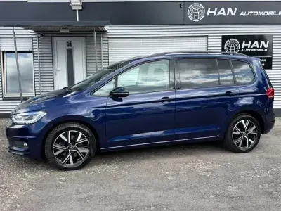 Gebraucht VW Touran Highline 150 PS (110 kW) 2022 Atlantic blue Van / Kleinbus