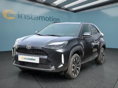 Neu Toyota Yaris Cross 131 PS (96 kW) 2025 Schwarz SUV