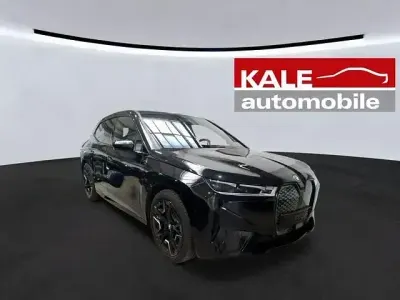 Gebraucht BMW iX Sport Line 239 kW (326 PS) 2022 Black sapphire metallic SUV
