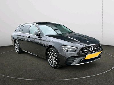 Grau Gebraucht 2021 Mercedes E200 AMG line Kombi | 31.500 €