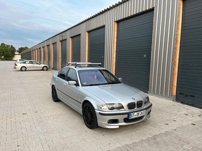 BMW 323