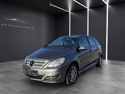 Usata Mercedes B200 140 CV (102 kW) 2010 Grigio Monovolume