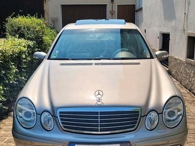 Mercedes E200