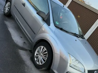 Używany Ford Focus 116 KM (85 kW) 2005 Srebrny Hatchback