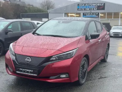 Gebraucht Nissan Leaf N-Connecta 110 kW (150 PS) 2023 Rot Kleinwagen