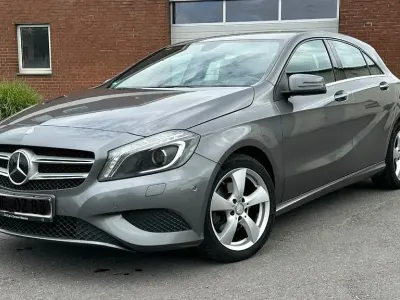 Gebraucht Mercedes A180 Urban 122 PS (89 kW) 2013 Grau Kleinwagen