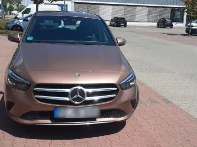 Gebraucht Mercedes B200 163 PS (119 kW) 2021 Kleinwagen