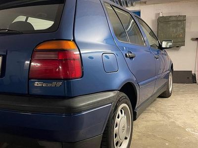 Usata VW Golf III 75 CV (55 kW) 1996 Blu Berlina
