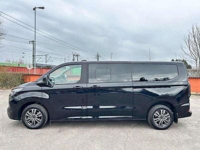 Gebraucht Ford Tourneo Titanium 136 PS (100 kW) 2025 Obsidianschwarz metallic Van / Kleinbus